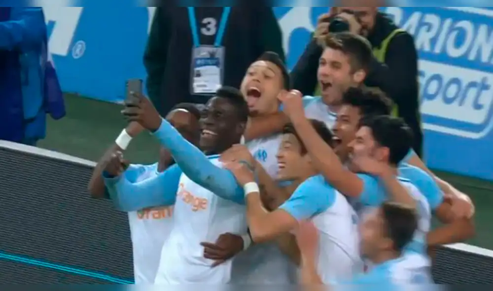 ¡La última de Balotelli! Metió un golazo de chalaca y celebró con un selfie [VIDEO]