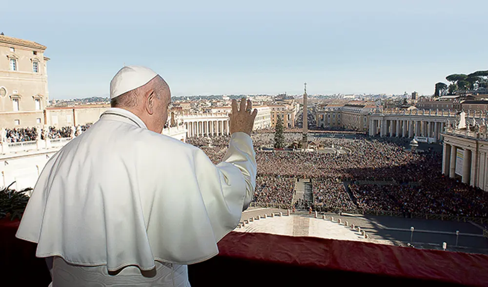 Mensaje al mundo. Que Cristo sea luz en medio de las injusticias", proclamó el Sumo Pontífice en El Vaticano, ante miles de fieles en la Basílica de San Pedro. (Foto: AFP)