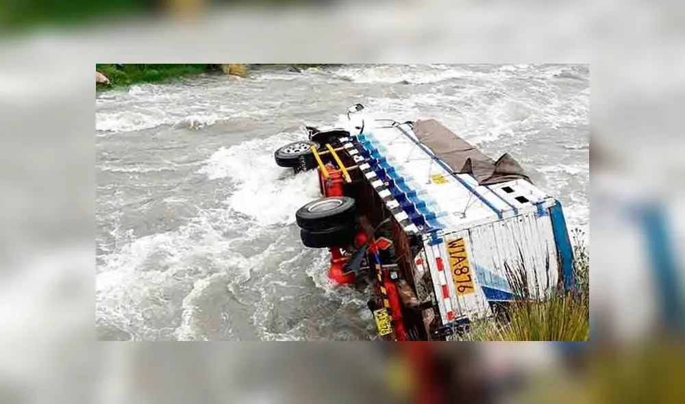 Cusco: Mueren madre e hijos en accidente