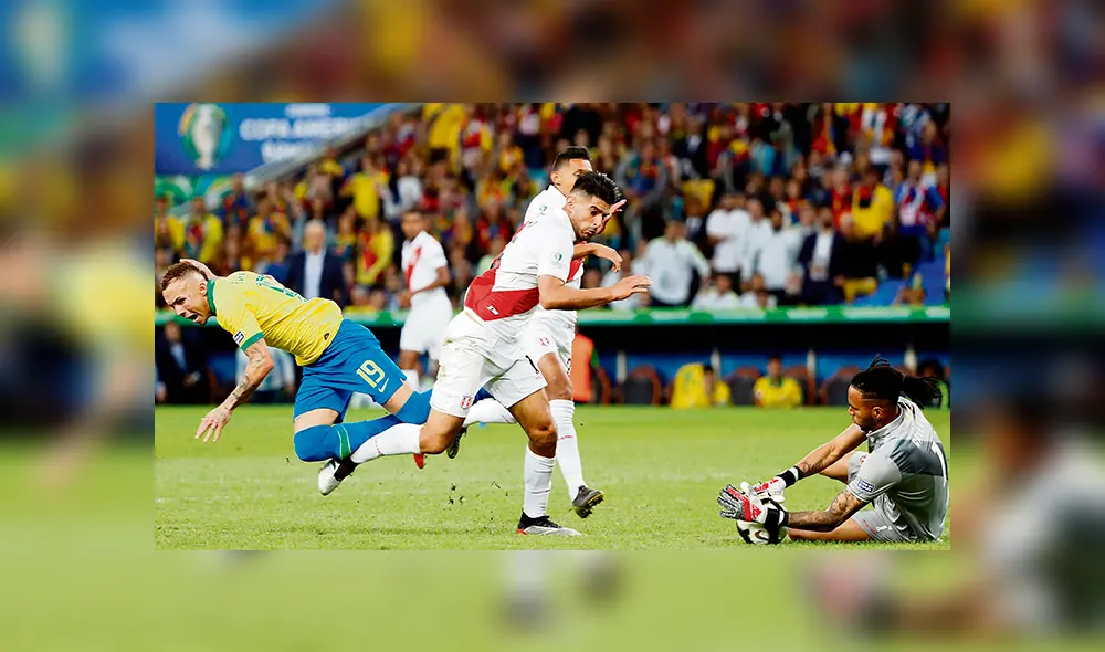 Polémica. Everton cae tras un choque con Zambrano y el réferi cobra penal. Luego Richarlison marcaría.