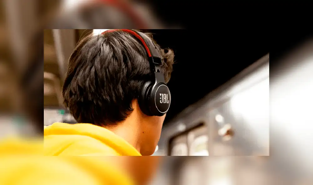 Los JBL Reflect Eternal también podrán cargarse con luz artificial. Los JBL Reflect Eternal también podrán cargarse con luz artificial.