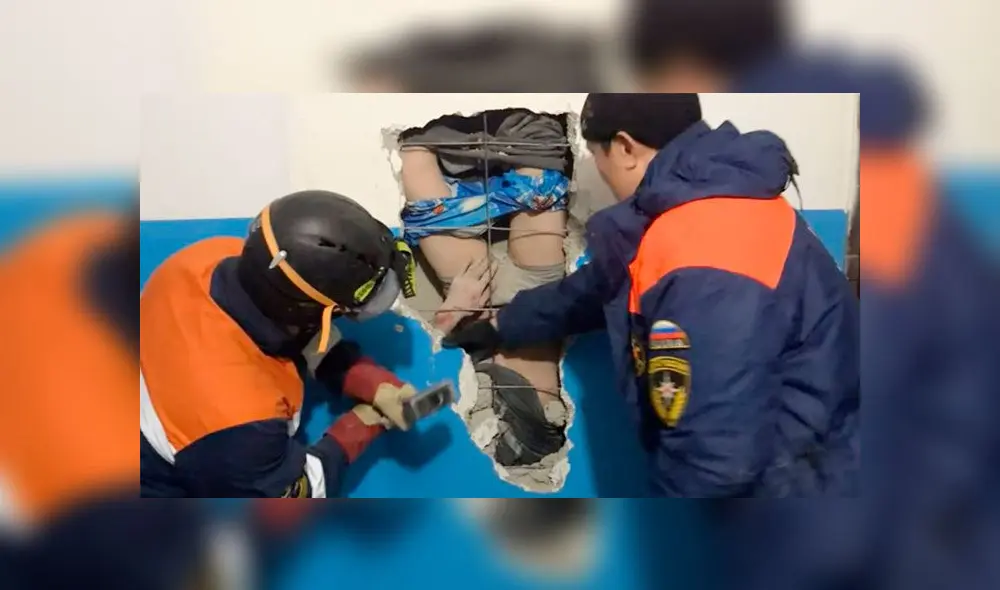 Cae boca abajo por conducto de ventilación desde un décimo piso al intentar salvar sus botas [VIDEO]