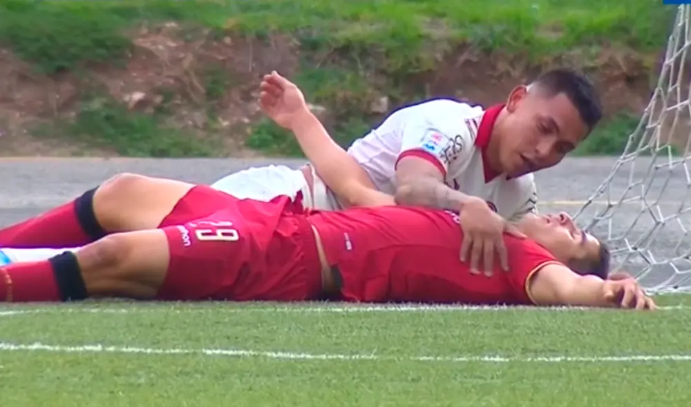 Aldo Corzo y Jean Deza protagonizaron curioso momento durante el Universitario vs. UTC. | Foto: Gol Perú Aldo Corzo y Jean Deza protagonizaron curioso momento durante el Universitario vs. UTC. | Foto: Gol Perú