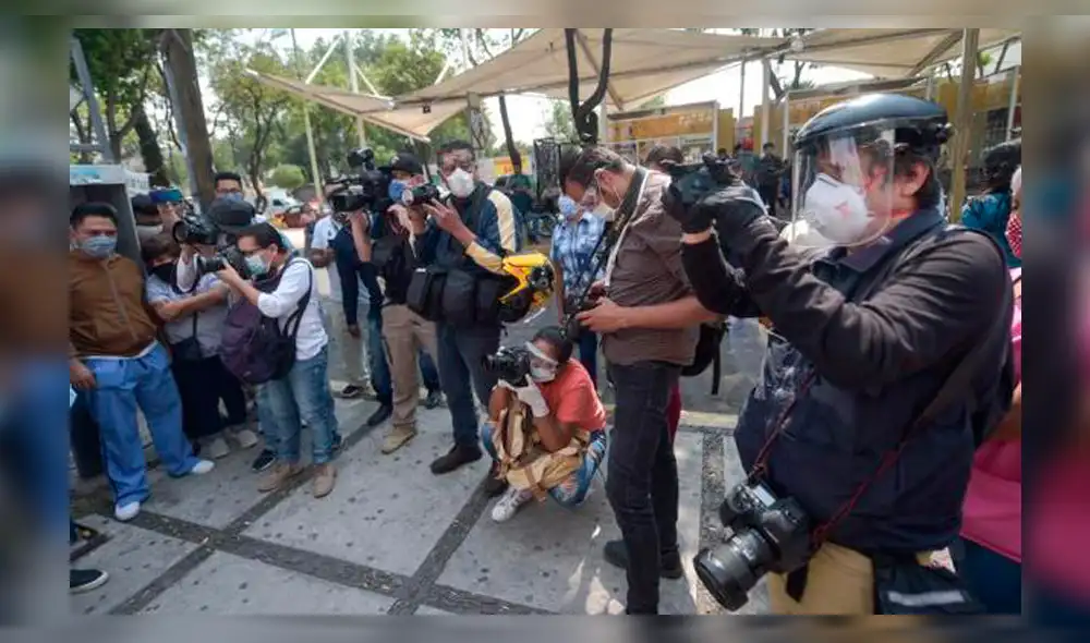 Periodistas arriesgan sus vidas al trabajar diariamente en las calles.