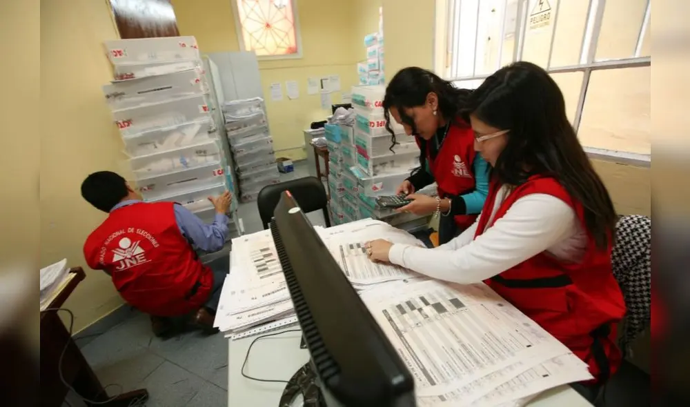 Elecciones 2020: JNE desplazó más de 8 mil fiscalizadores para el monitoreo de comicios Elecciones 2020: JNE desplazó más de 8 mil fiscalizadores para el monitoreo de comicios