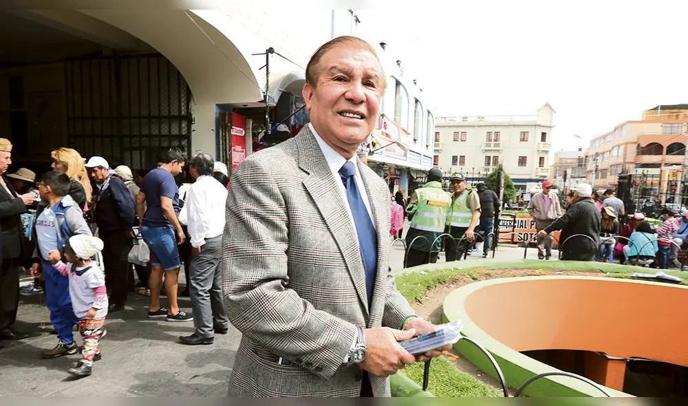 Culpable. Hinojosa usó un vehículo edil para fin personal. Culpable. Hinojosa usó un vehículo edil para fin personal.