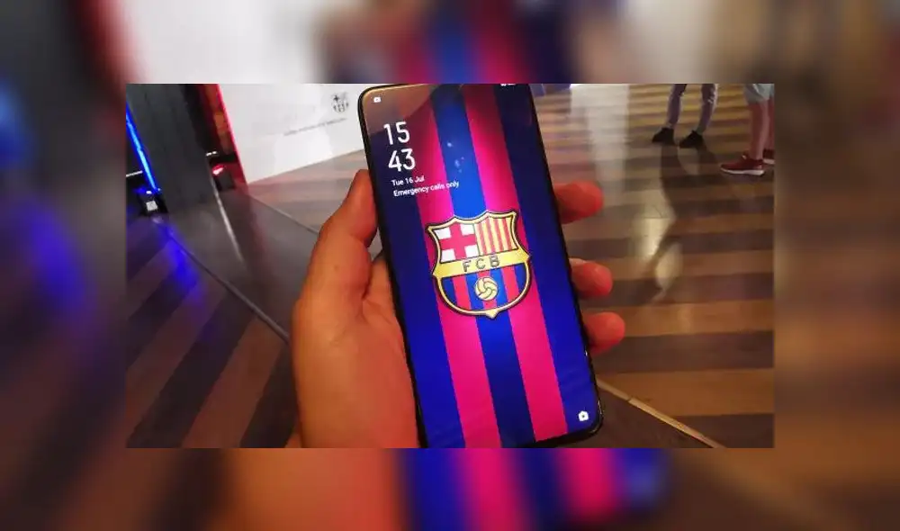 Oppo ha lanzado una edición especial de su smartphone Reno 10X Zoom con los colores del Barcelona.