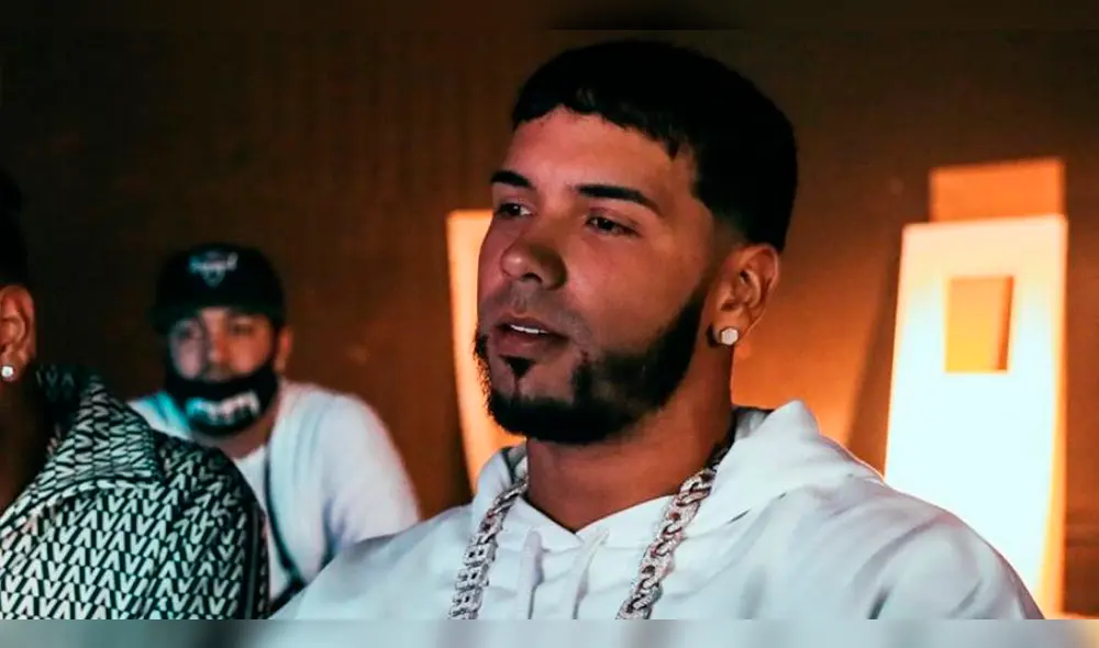 Anuel AA se burla del millonario robo en Chile y luce sus cadenas de oro en Instagram [VIDEO]