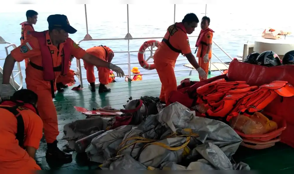 Avión de Lion Air en Indonesia se estrella con 189 personas [VIDEO]