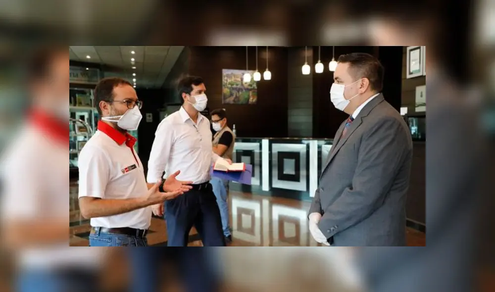 Ministro Vásquez se encargo de coordinar alojamiento de repatriados en hoteles.(Foto: Mincetur) Ministro Vásquez se encargo de coordinar alojamiento de repatriados en hoteles.(Foto: Mincetur)