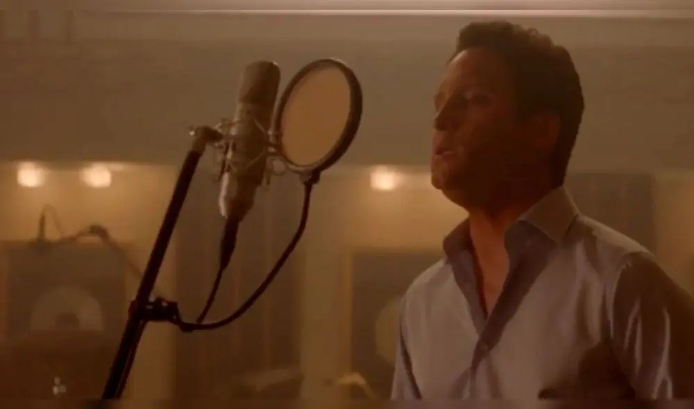 Diego Boneta interpretando a Luis Miguel