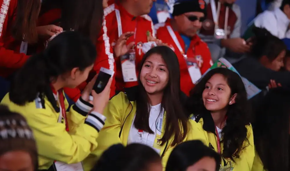 La etapa final de la XXVII edición de los Juegos Deportivos Escolares Nacionales se inauguraron en una ceremonia desarrollada en el Coliseo 'Manuel Bonilla' de Miraflores. La etapa final de la XXVII edición de los Juegos Deportivos Escolares Nacionales se inauguraron en una ceremonia desarrollada en el Coliseo 'Manuel Bonilla' de Miraflores.
