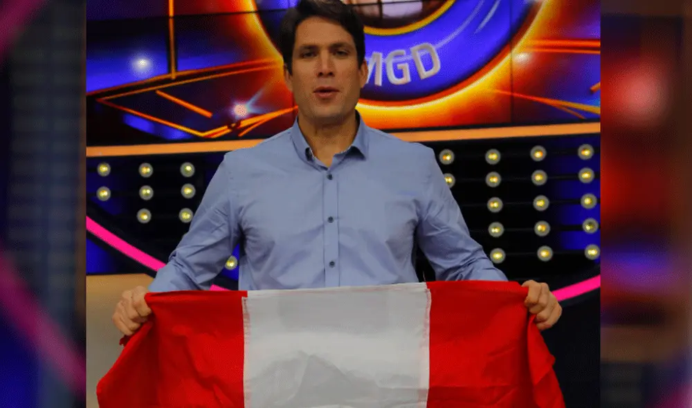 Paco Bazán es blanco de críticas por calificar con dureza presencia de Vizcarra en el Perú vs. Uruguay Paco Bazán es blanco de críticas por calificar con dureza presencia de Vizcarra en el Perú vs. Uruguay