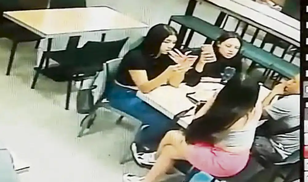 Ataque. Isaac Hilario Huamanyalli fue asesinado cuando hablaba con estas jóvenes en Lince.