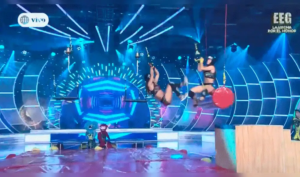 EEG: Karen Dejo lanzó una patada en el rostro de Paloma Fiuza [VIDEO]