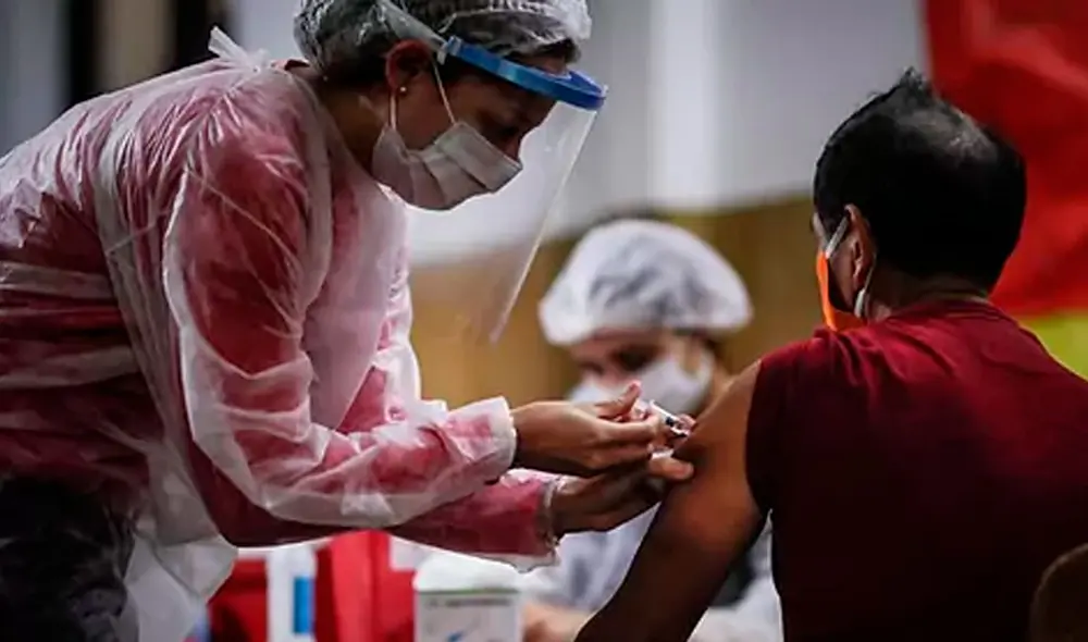 Los científicos indicaron que 29 días después de la vacunación el 98% de los participantes tenían anticuerpos neutralizantes. Foto: EFE Los científicos indicaron que 29 días después de la vacunación el 98% de los participantes tenían anticuerpos neutralizantes. Foto: EFE