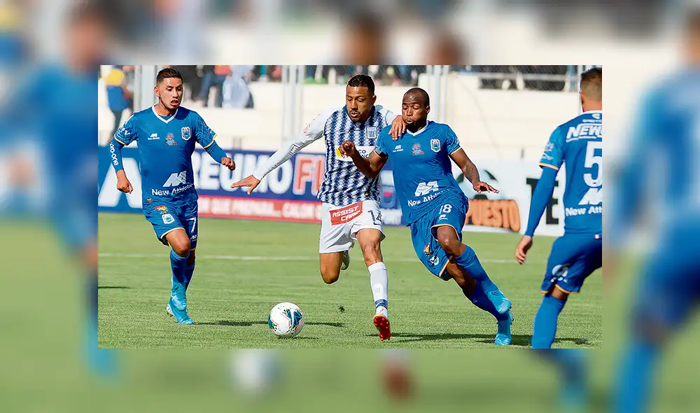 Disputado. Ramírez pelea por el balón con Leudo. Disputado. Ramírez pelea por el balón con Leudo.