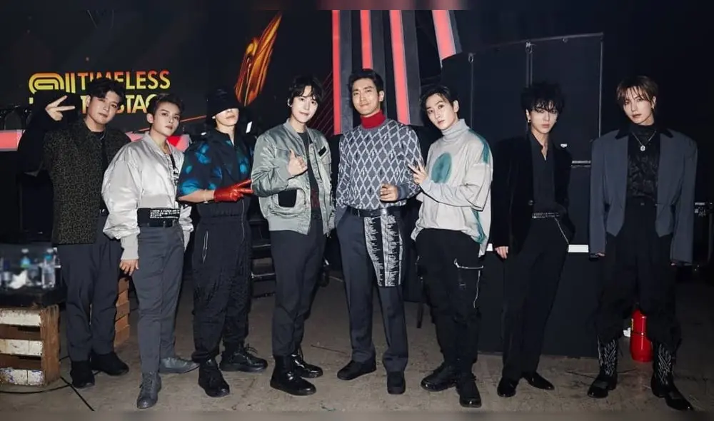 Desliza para ver más fotografías de SUPER JUNIOR.