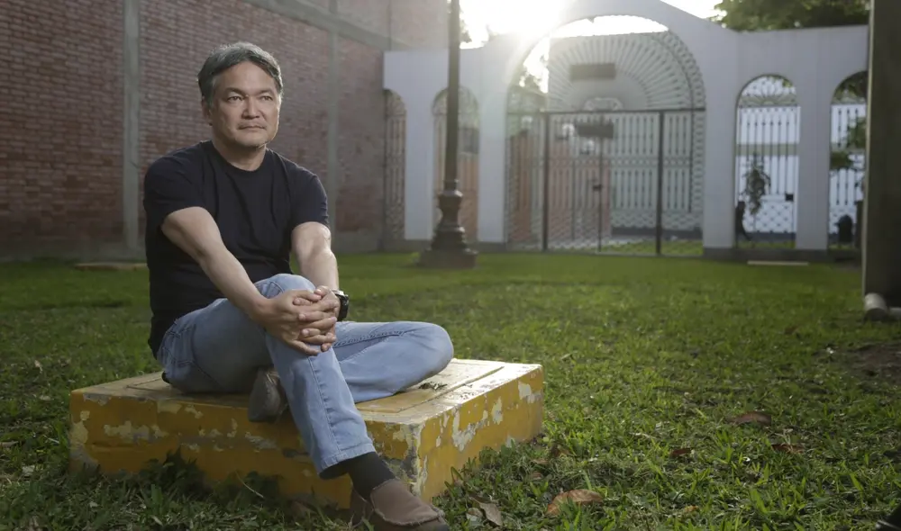 Rotundo. Para el psicólogo social, en el país la gente quiere que se vayan los que integran el Congreso y Castillo, “con su vicepresidenta incluida”. Opina que ella no tiene una hoja de vida que lleve a pensar que resolverá los problemas del país. Foto: La República. Rotundo. Para el psicólogo social, en el país la gente quiere que se vayan los que integran el Congreso y Castillo, “con su vicepresidenta incluida”. Opina que ella no tiene una hoja de vida que lleve a pensar que resolverá los problemas del país. Foto: La República.