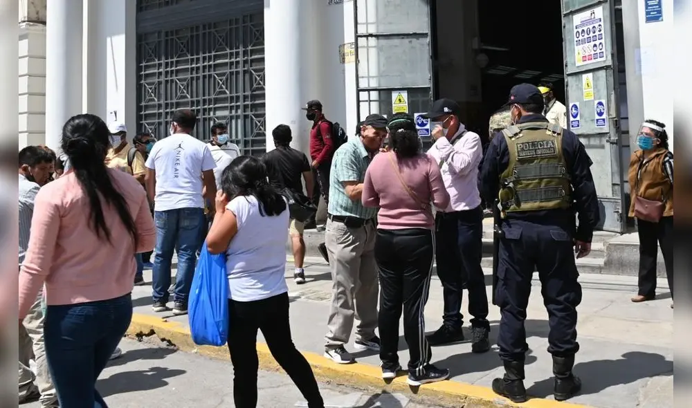 Usuarios se muestran desorientados ante nuevo sistema de citas. Usuarios se muestran desorientados ante nuevo sistema de citas.