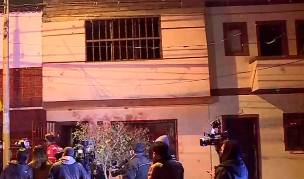 El segundo piso no contaba con energía eléctrica, por lo que se cree que una vela fue la que originó el incendio. (Foto: Captura América)