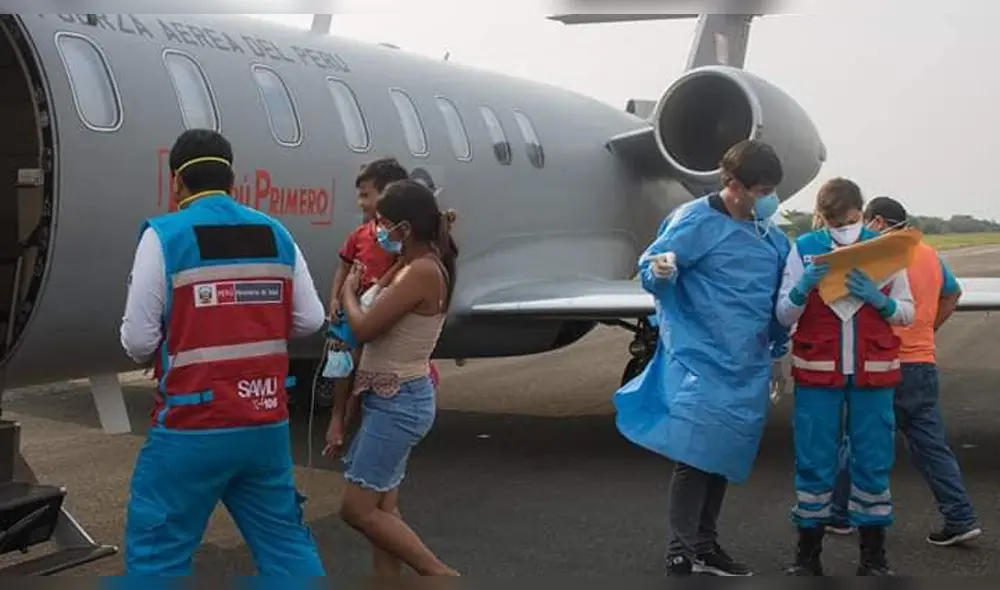Niños son trasladados en avión de la FAP