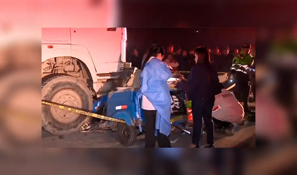 Tres muertos tras accidente entre mototaxi y camión en la carretera a Canta [VIDEO]