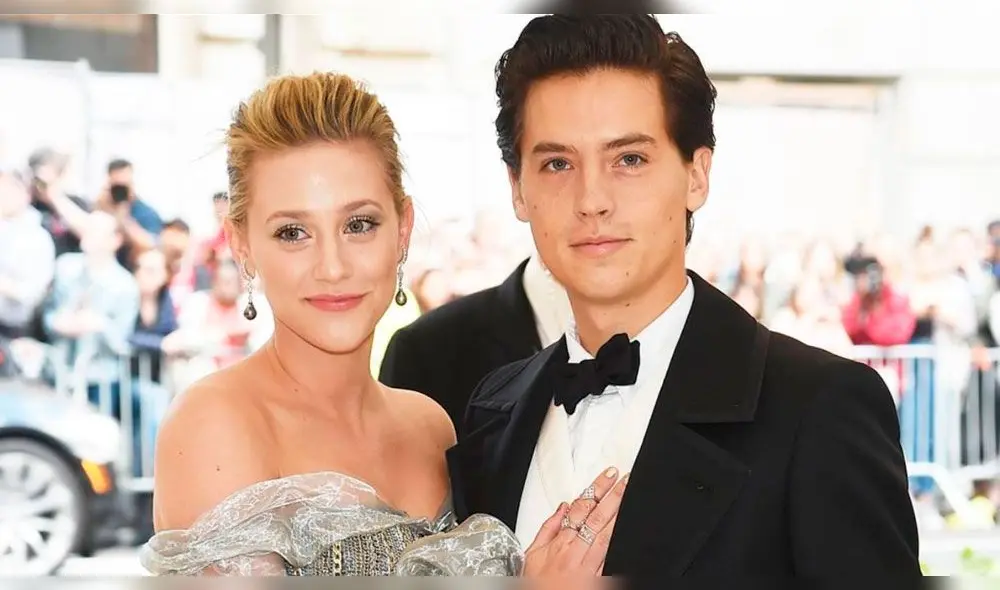 LILI REINHEART Y COLE SPROUSE LILI REINHEART Y COLE SPROUSE