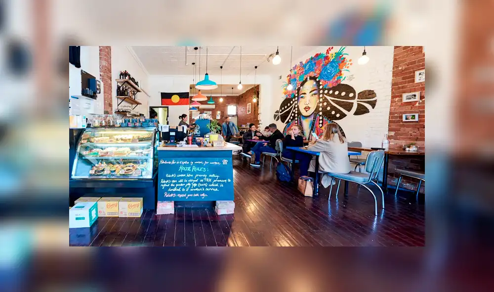 Cafetería feminista que elevaba precios a los hombres cierra por falta de clientes [FOTOS]