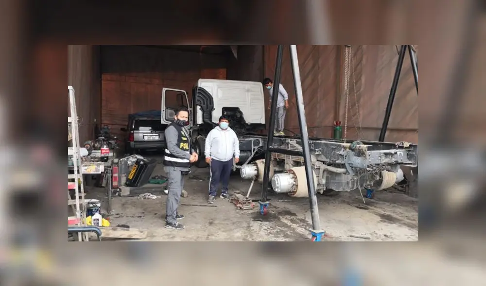 Camión fue parcialmente desmantelado en cochera de Puente Piedra. (Foto: Policía Nacional del Perú) Camión fue parcialmente desmantelado en cochera de Puente Piedra. (Foto: Policía Nacional del Perú)