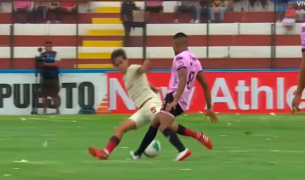 'Cachito' Ramírez dejó en ridículo a Guarderas y dio pase a Huguenet. Foto: Captura