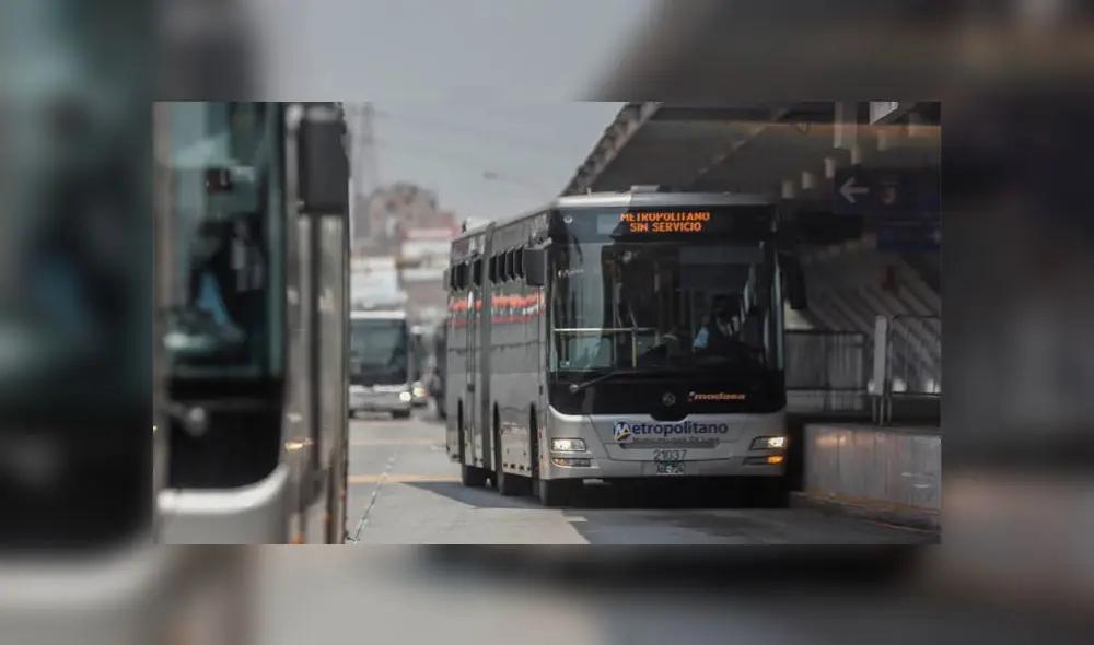 Ya van dos días que el servicio de alimentadores del Metropolitano no opera en ninguna ruta. Autoridades se encuentran en coordinación. Créditos: Antonio Melgarejo / La República.