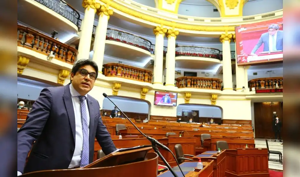 Martín Benavides enfatizó que con las sanciones a universidades se protegió el derecho de los estudiantes. Foto: Minedu.