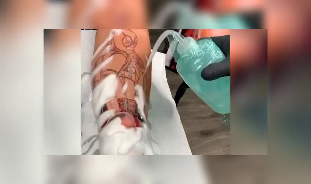 Desliza hacia la izquierda para ver el tatuaje 'ultra realista' que se hizo un fanático de Marvel con el rostro de Stan Lee. El video es viral en Facebook.