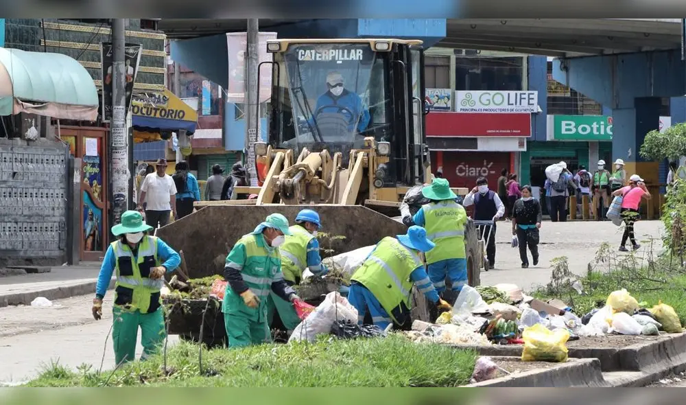 Cierran plataforma Avelino Cáceres por jornada de limpieza.