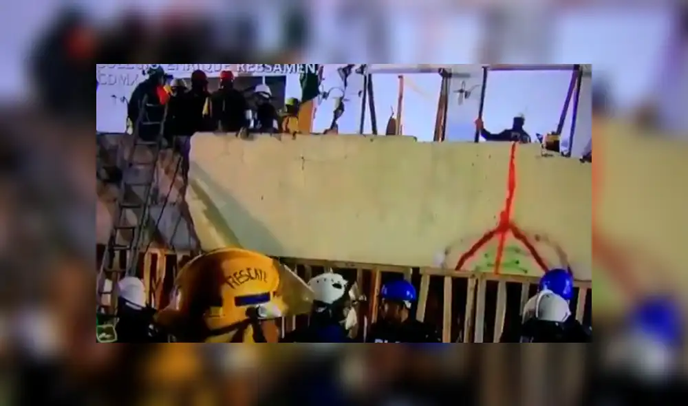 Facebook: Asombro “niño fantasma" captado entre escombros en México [FOTO]