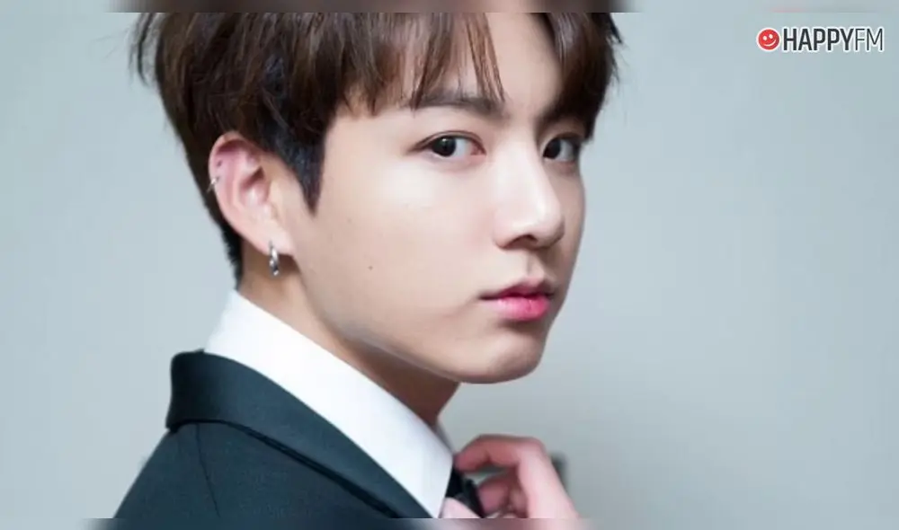 Jeon Jung-kook, conocido como Jungkook, es un cantante, bailarín, rapero, compositor, productor y modelo surcoreano.