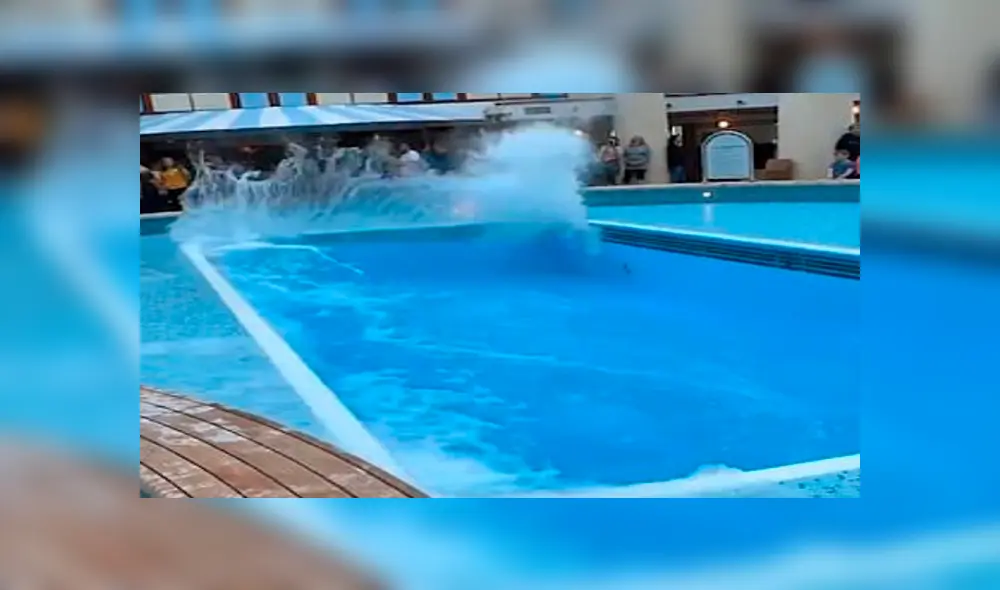 Tormenta golpea un crucero y los pasajeros tienen insólita reacción [VIDEO]