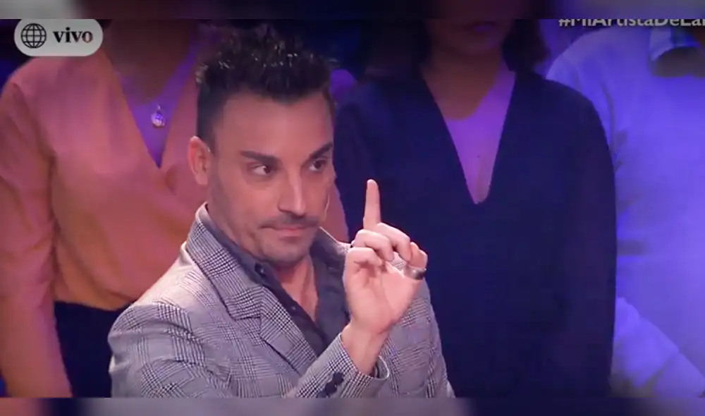 Lucía de la Cruz deja absorto a Santi Lesmes con una peculiar respuesta 