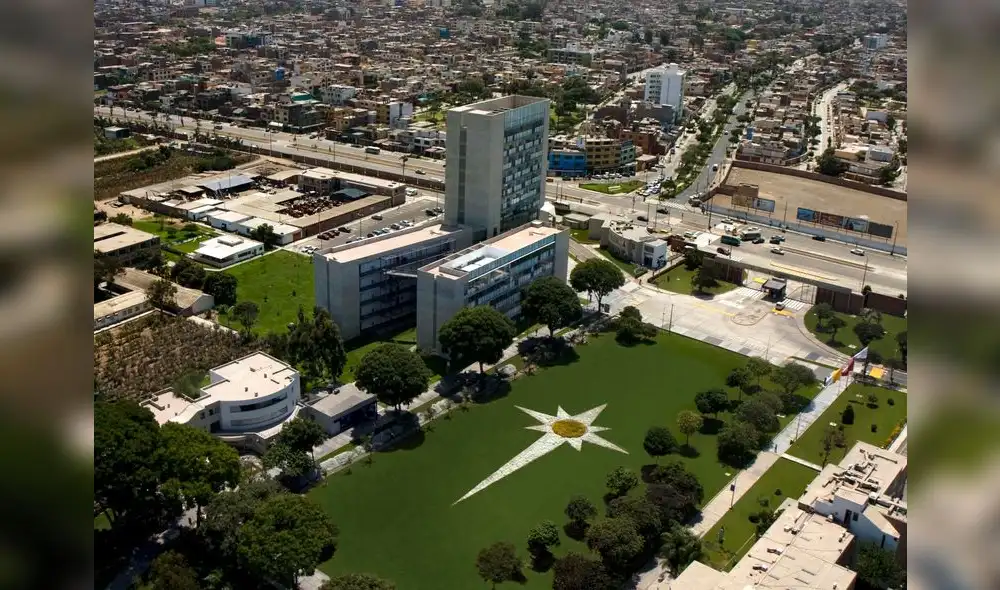 Universidad Católica llega a los cien años a salvo del mayor embate conservador