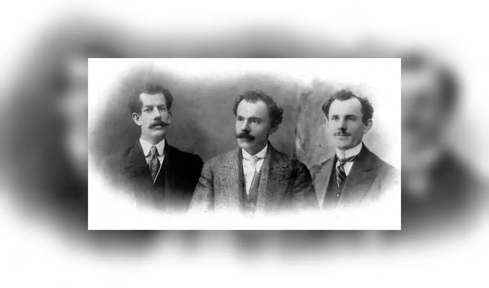 Fue el primer edificio de la plaza San Martín y se construyó en 1912