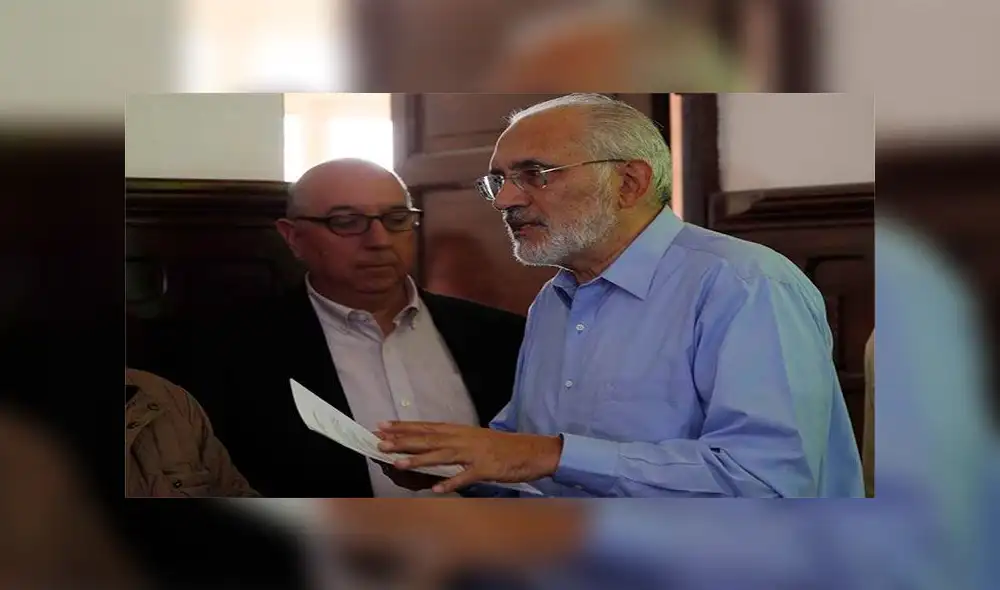 El opositor leyó este sábado un comunicado de la Coordinadora en Defensa de la Democracia. Foto: difusión