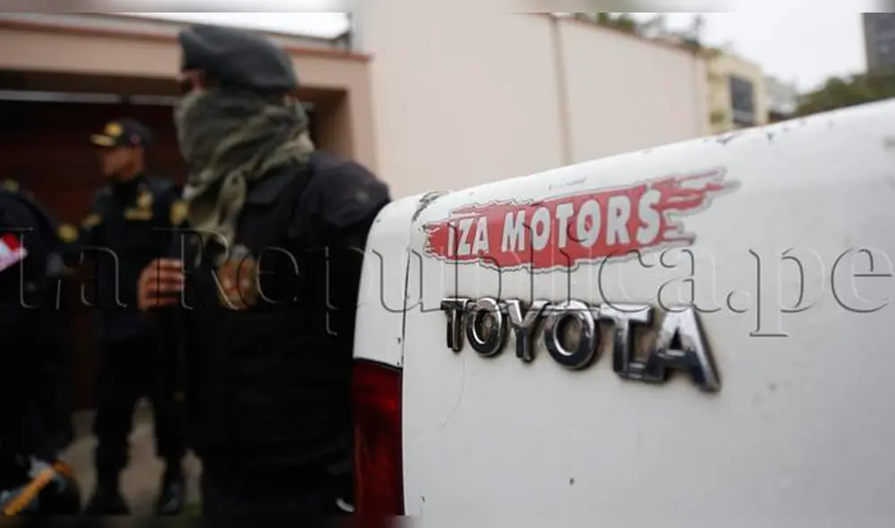 Explican uso de stickers de Iza Motors en vehículos de la PNP Explican uso de stickers de Iza Motors en vehículos de la PNP