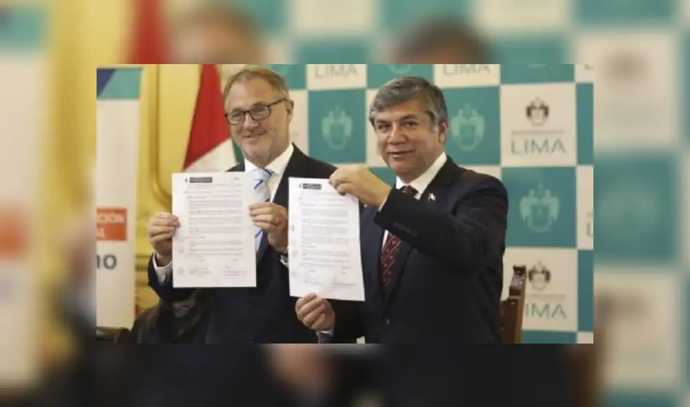 Jorge Muñoz, alcalde de Lima, junto al ministro de Vivienda, Construcción y Saneamiento, Miguel Estrada. Foto: Andina