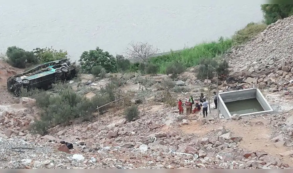 Tragedia en Arequipa: relación de heridos tras la caída de bus a abismo