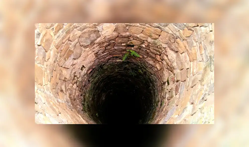 Mujer se lanza a un pozo al enterarse que su esposo murió en el Ejército [FOTOS]