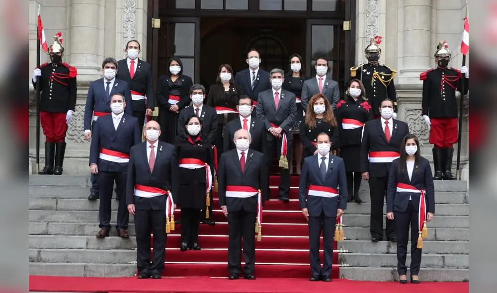 Gabinete Ministerial rumbo al Congreso de la República. Foto: PCM.