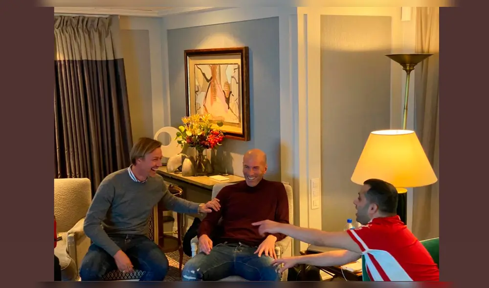 Jeque le aplica a Zidane un cabezazo al estilo de Materazzi en la final del Mundial 2006.