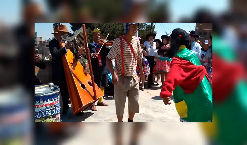Video es viral en Facebook. Una orquesta peruana sorprendió a todos, luego de que hiciera bailar a estos queridos personajes, mientras Kiko era el violinista. Foto: Captura.