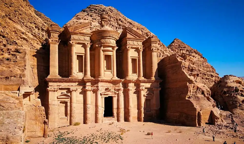 Desliza las imágenes para ver cómo luce la fortaleza donde se filmó Indiana Jones: La última cruzada. Foto: captura de Google Maps